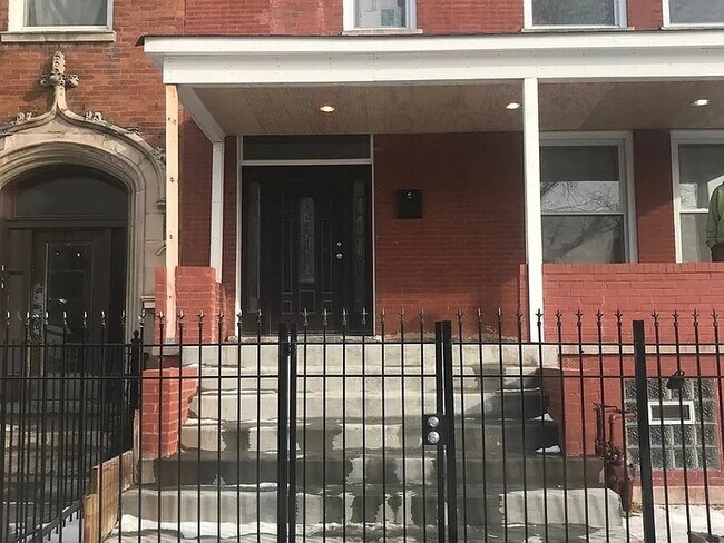 Foto del edificio - 4751 S Prairie Ave