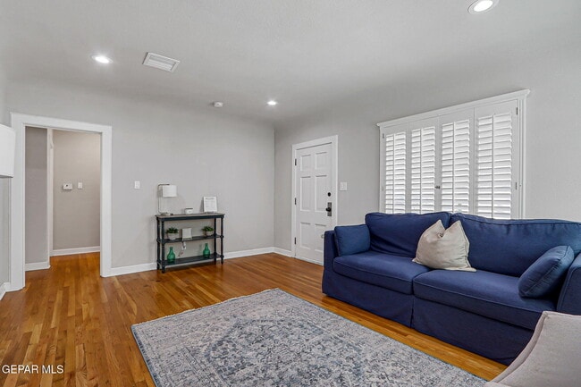 Foto del edificio - 3511 Murray Pl