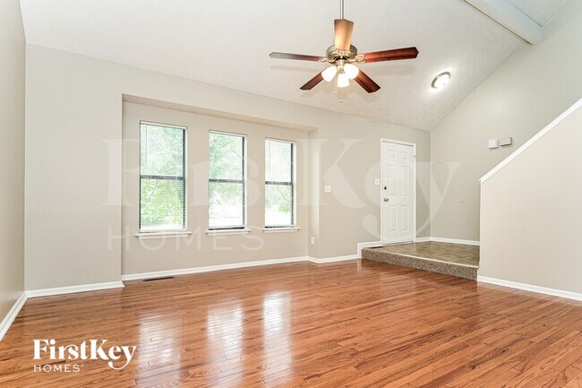 Foto del edificio - 3440 Dogwood Pl