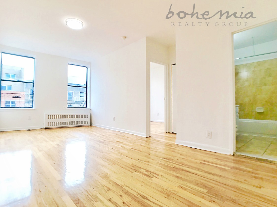 Living Room - 121 W 116th St