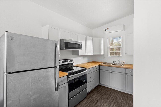 Building Photo - 4126 Paladino St