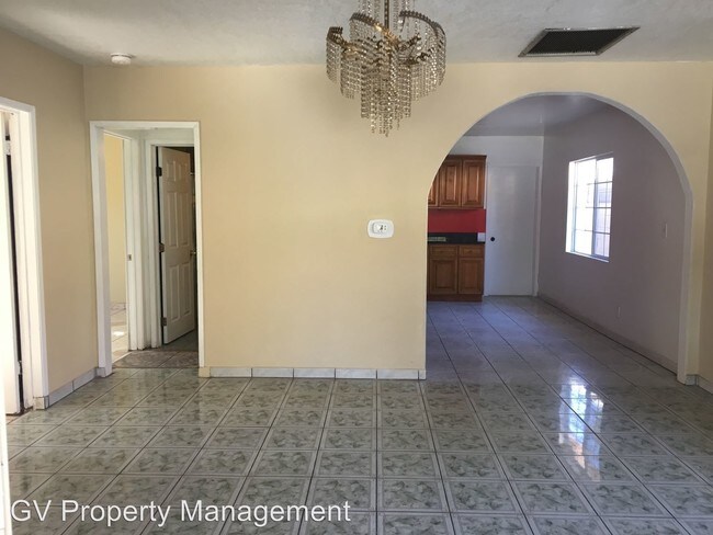 Building Photo - 3 br, 1.5 bath Apartment - 12827 Herrick Ave