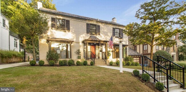 Foto del edificio - 7835 Orchid St NW