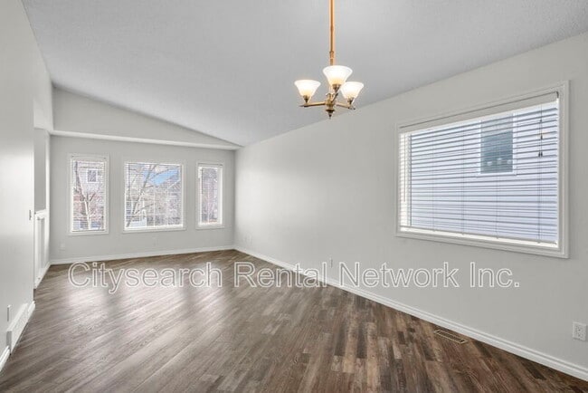 Building Photo - 119 Cimarron Grove Crescent