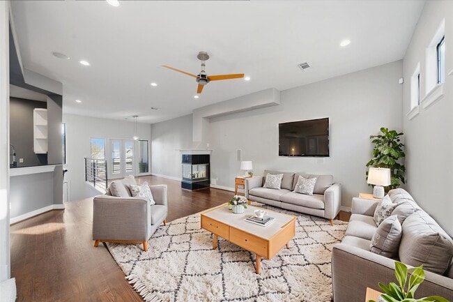 Foto del edificio - 1628 Van Buren St