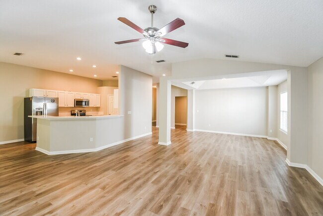 Building Photo - 14021 Summer Breeze Dr
