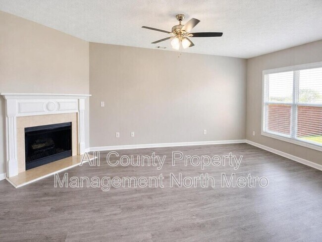 Photo - 542 Marsh Lake Drive House