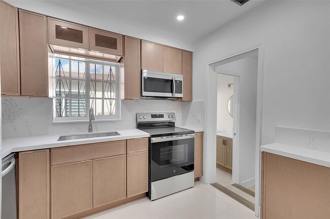 Foto del edificio - 330 SW 48th Ave