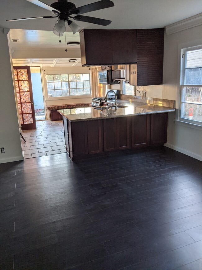 Foto del edificio - 931 Rock Springs Rd