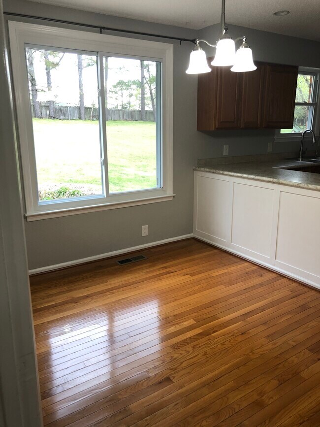 Breakfast Nook - 903 Green Valley Rd