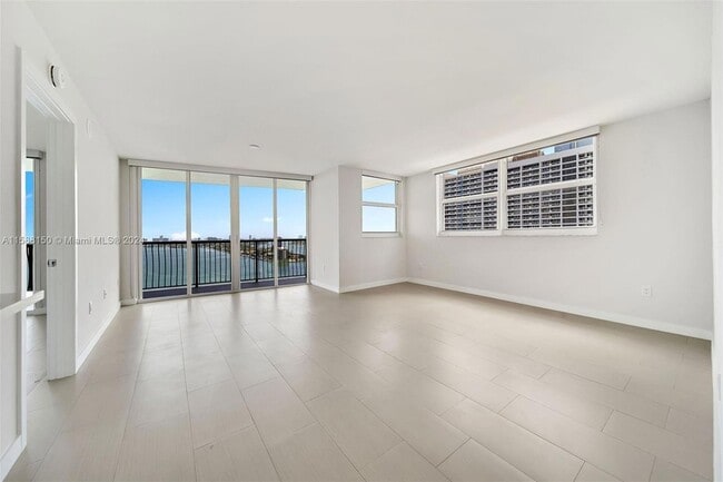 Building Photo - 1756 N Bayshore Drive Unit 26B