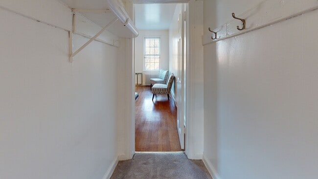 Building Photo - 4034 Calvert St NW