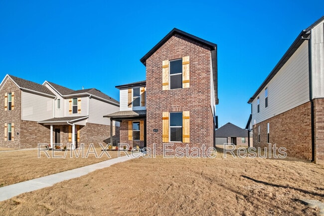 Building Photo - 4670 W Aurora St