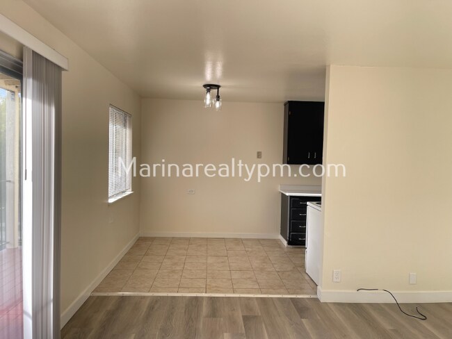 Foto del edificio - 129-191 Hilborn St