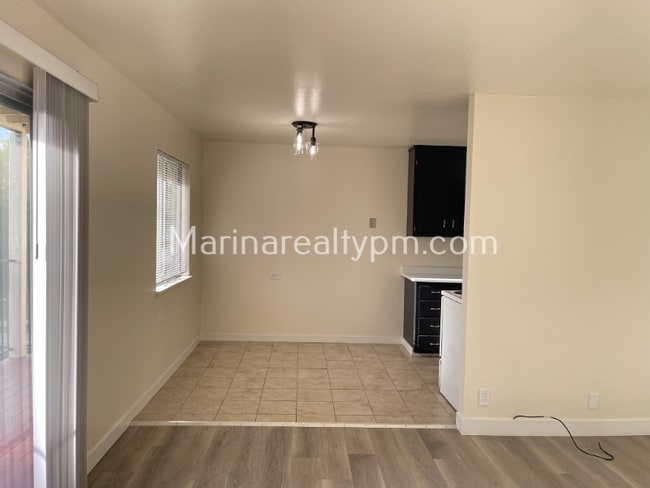 Building Photo - 129-191 Hilborn St