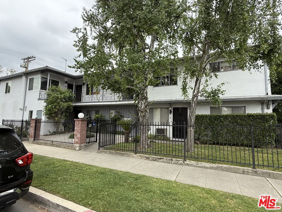 Primary Photo - 11500 Riverside Dr
