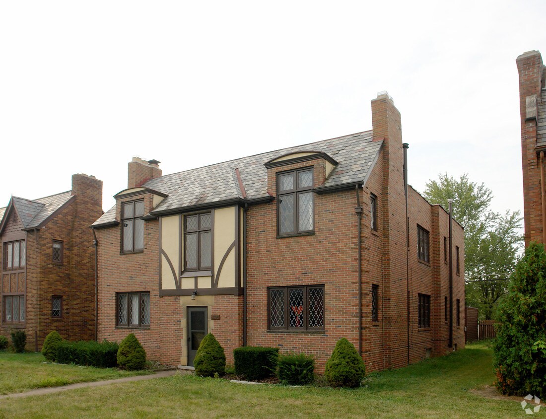 Primary Photo - 1735 King Ave