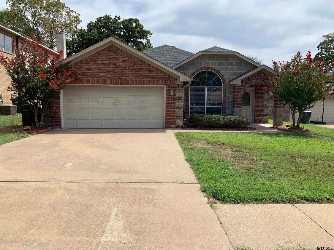 8450 Wilken Plaza, Tyler, TX 75703 House Rental in Tyler, TX