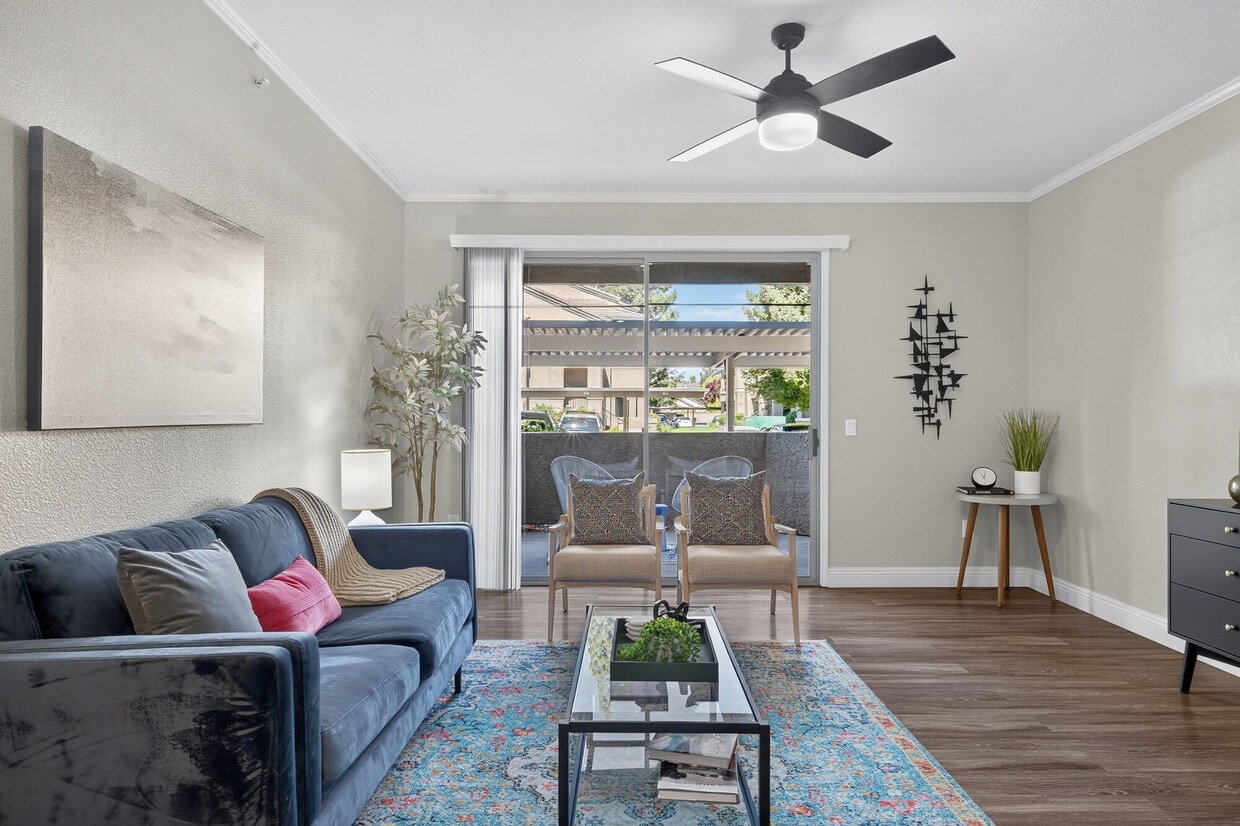 Primary Photo - Cobble Oaks