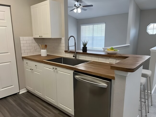 Foto del edificio - 844 Grand Regency Pointe