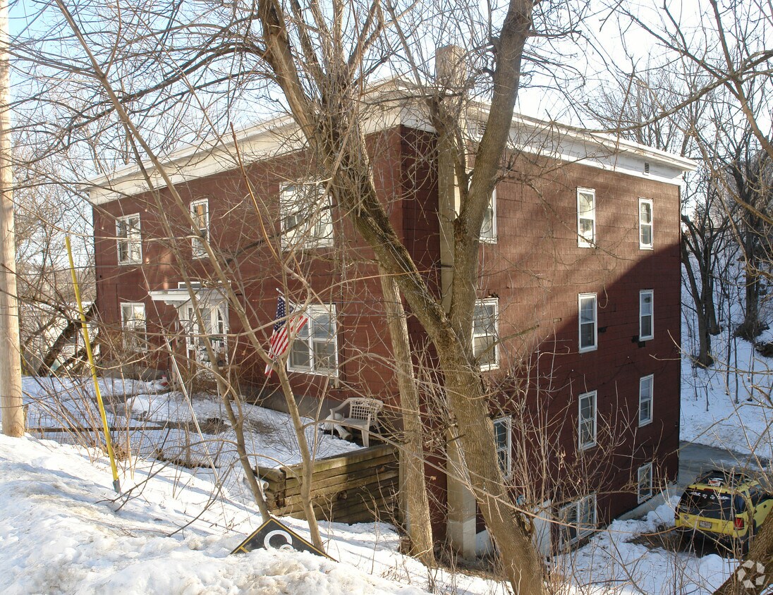 Primary Photo - 12 Boothby St