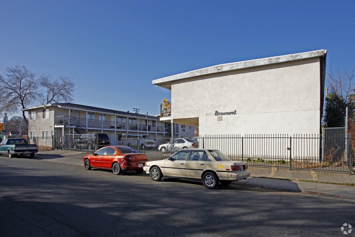 Foto del edificio - Beaumont Apartments