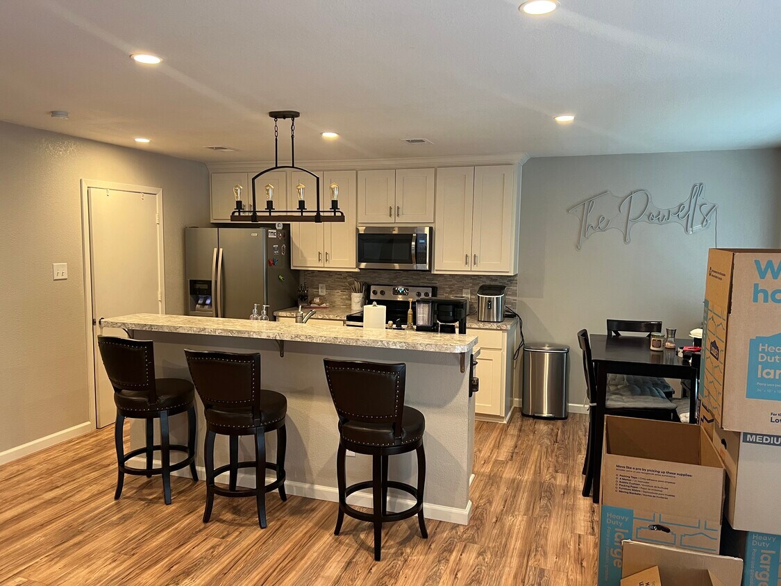 Building Photo - 6520 Finch Dr