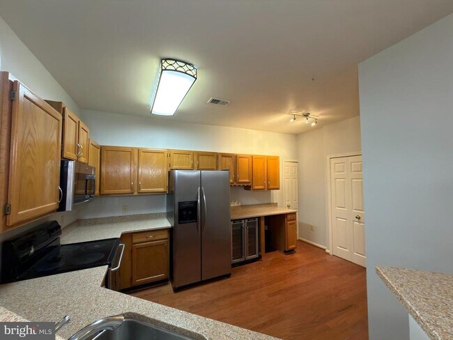 Foto del edificio - 1426 Nutwood Ct