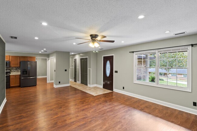 Building Photo - 212 Cherry Hill Rd
