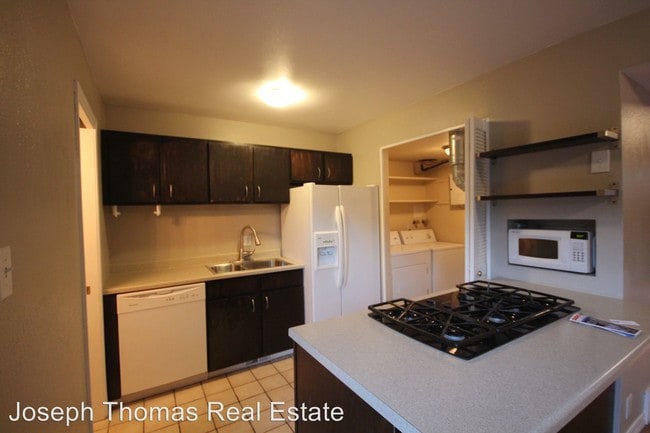 Building Photo - 2998 Marrcrest W