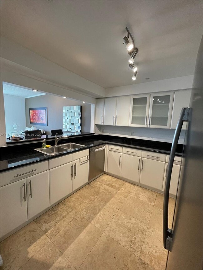 Building Photo - 2475  Brickell Ave  1609 Miami Fl 33129