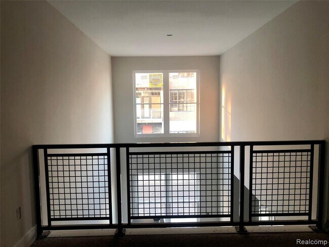 Building Photo - 2060 Villa Rd