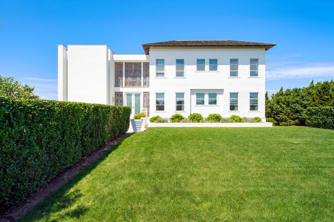 Building Photo - 1377 Meadow Ln