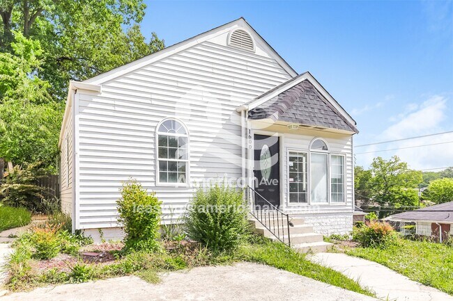 Building Photo - 1600 4th Terrace W