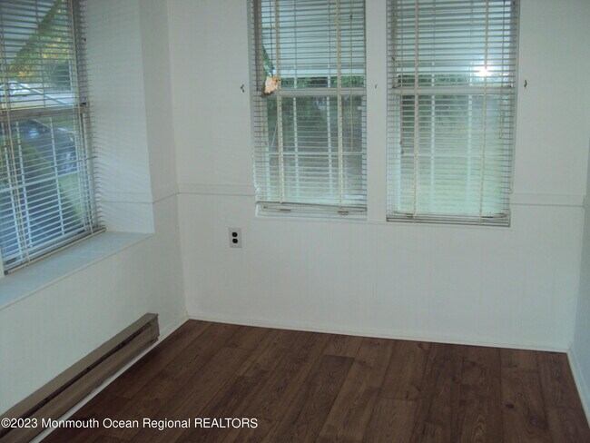 Building Photo - 15B Deerfield Dr