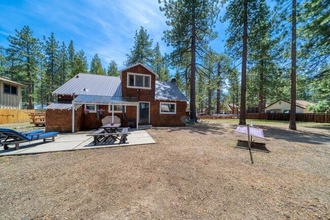 Building Photo - Lovely home with lake views available for ...