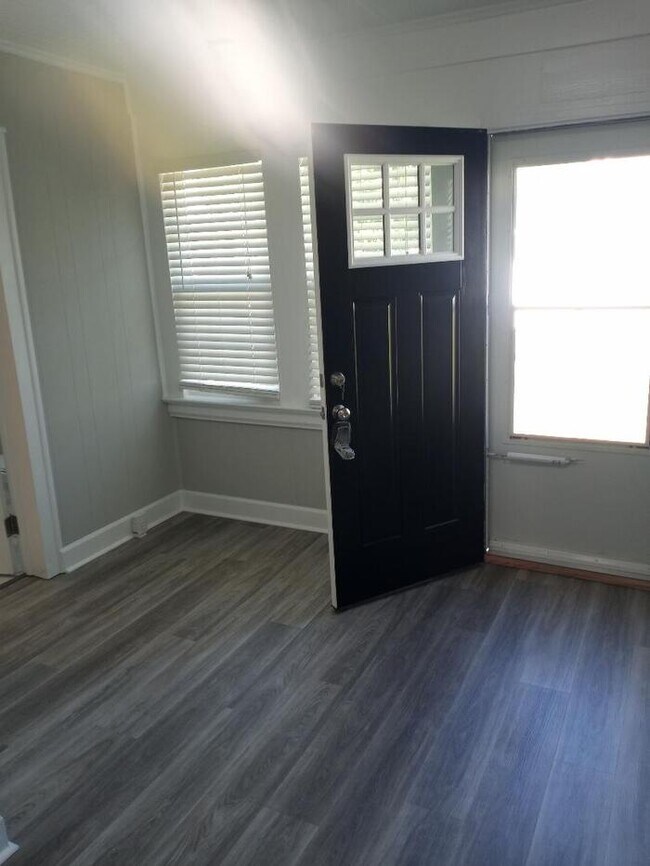 Foto del edificio - 3 bedrooms 2 Bathrooms