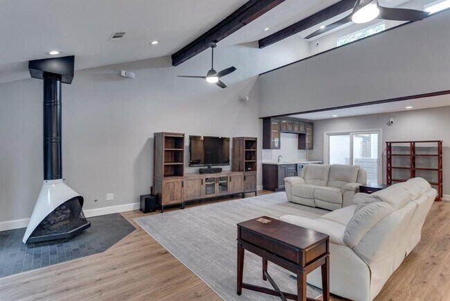 Building Photo - 13814 Trailville Dr