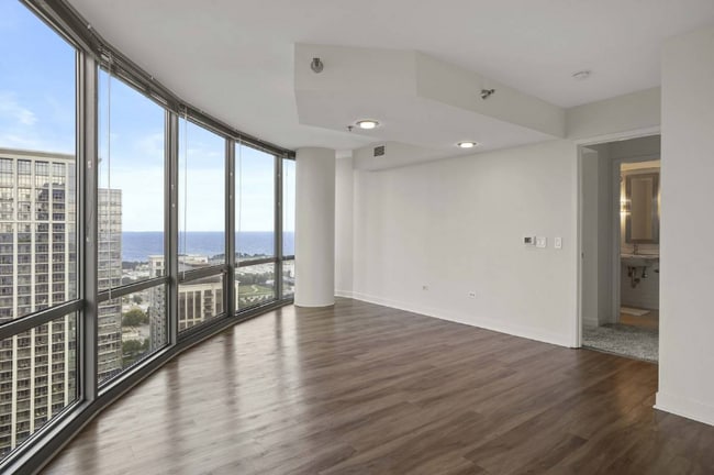 Photo - 1283 S Michigan Ave Apartment