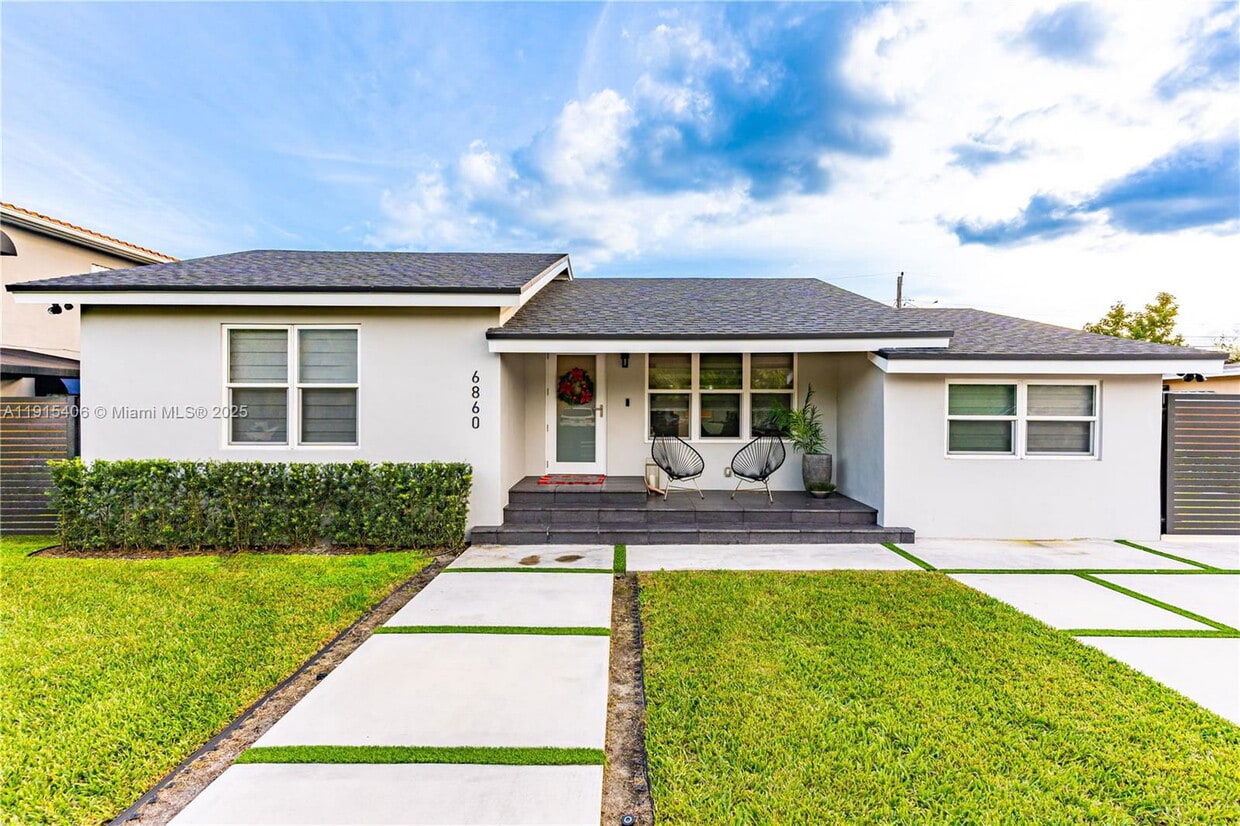 Photo - 6860 Southwest 37th Street, Miami, FL 33155 - 3 BR 2 BA single-family home