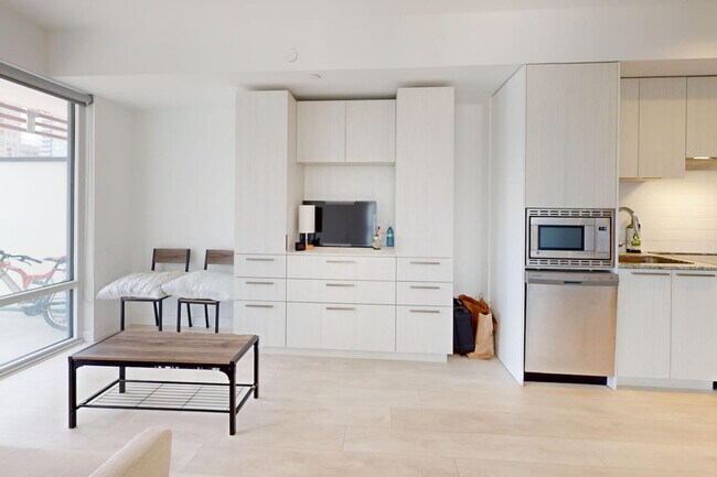 Building Photo - 18 Maitland Terrace