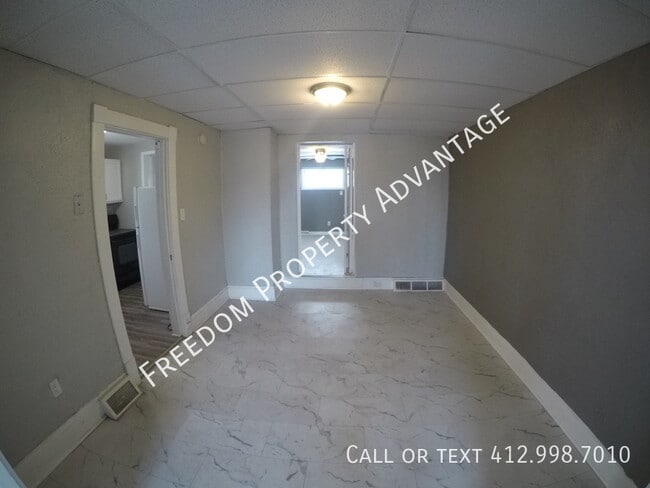 Building Photo - 716 St Clair Ave