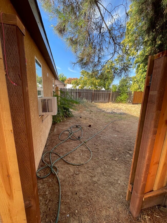 Foto del edificio - 1627 Monterey Ave