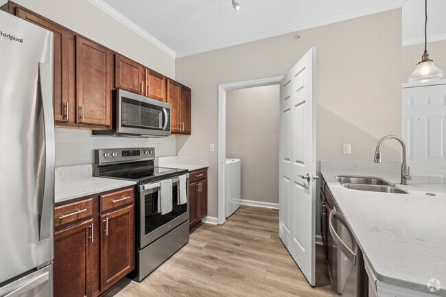 Pointe 1BR, 1BA - 681SF - Kitchen - Chenal Pointe at the Divide