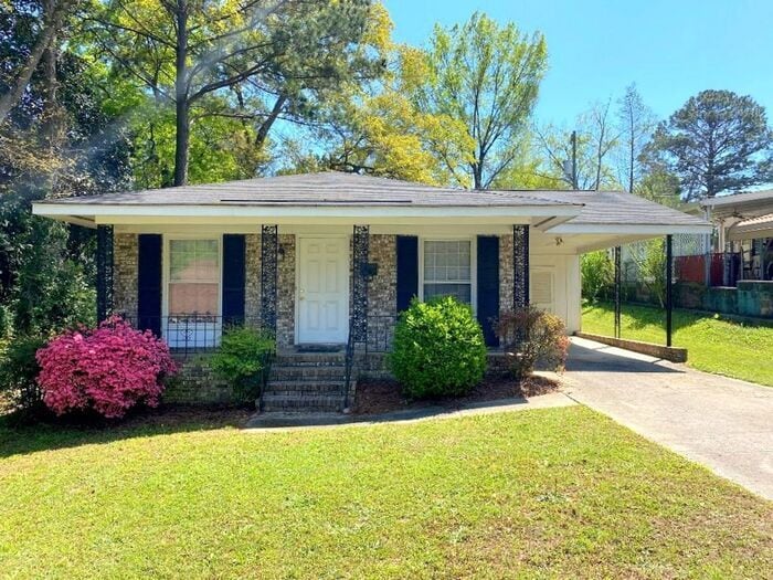 Foto principal - Clean 2 bedroom, 1 Bath Cayce Home