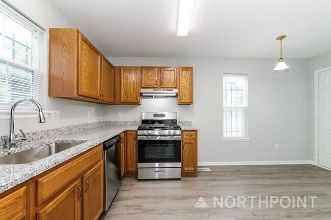 Foto del edificio - 4211 Woodland Ave