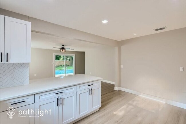 Foto del edificio - 1217 E Norfolk Street, Tampa, FL, 33604