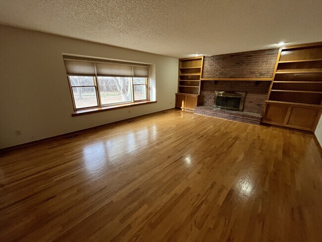 Building Photo - 2778 E 124th Cir