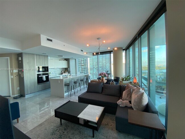 Foto del edificio - 2900 NE 7th Ave