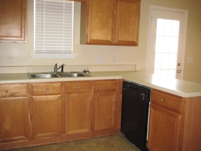 Building Photo - 3008 Ace Wintermeyer Drive